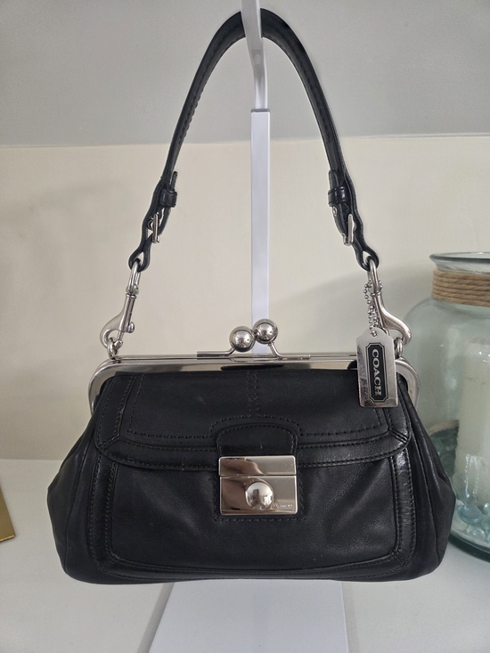 Coach Handbags - Rare Vintage Coach Kisslock Y2K Black Convertible Clutch 9734